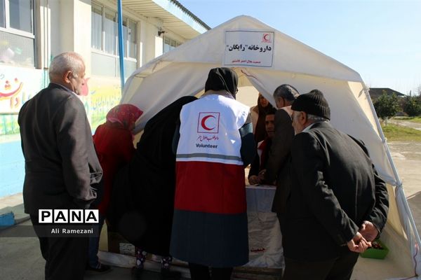 کاروان سلامت هلال احمر در روستای دوک و زیلت قائم‌شهر