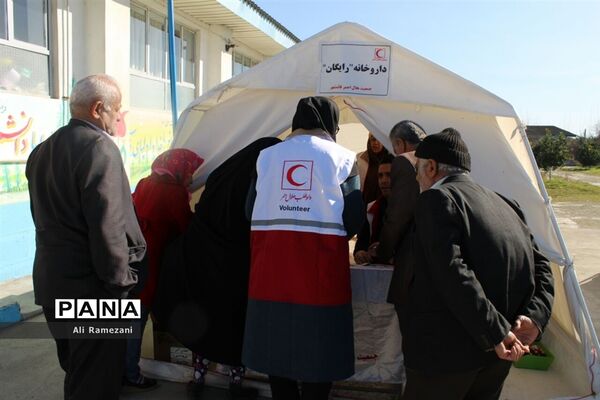 کاروان سلامت هلال احمر در روستای دوک و زیلت قائم‌شهر
