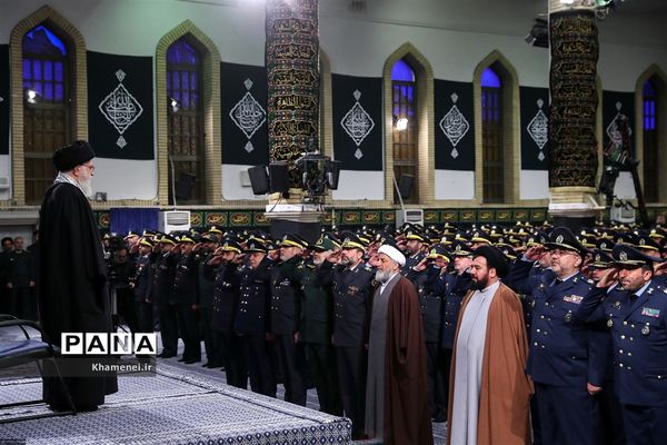 دیدار فرماندهان و کارکنان نیروی هوایی ارتش با رهبر انقلاب
