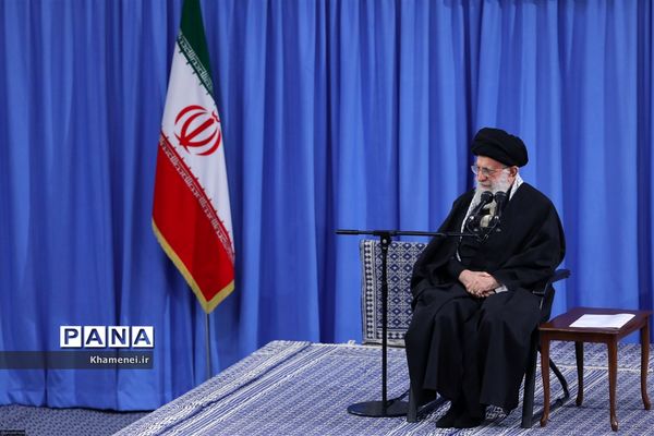 دیدار فرماندهان و کارکنان نیروی هوایی ارتش با رهبر انقلاب