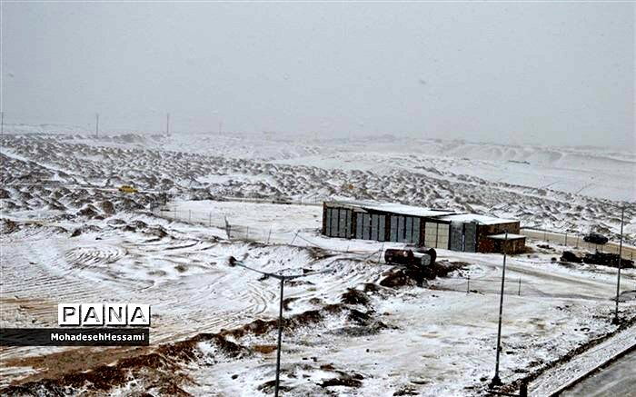 بارش برف و باران در بیشتر جاده‌های کشور