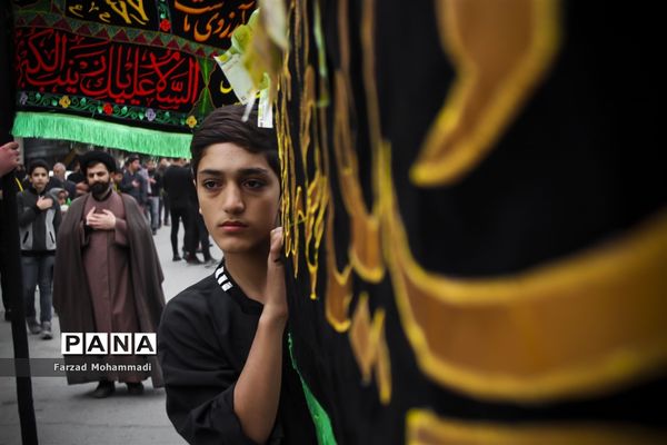 دسته‌ عزاداری هیئت رهروان شهدا به‌مناسبت ایام فاطمیه