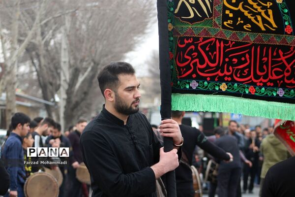 دسته‌ عزاداری هیئت رهروان شهدا به‌مناسبت ایام فاطمیه