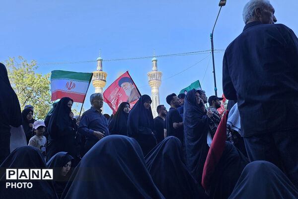 مشهد در سوگ؛ بدرقه باشکوه رهبر شهید انقلاب در جوار بارگاه رضوی