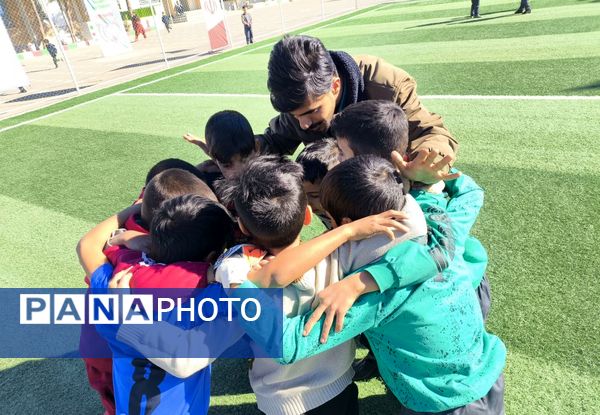 مسابقات فوتبال دبستان شهید پسندیده روستای فدافن شهرستان کاشمر 