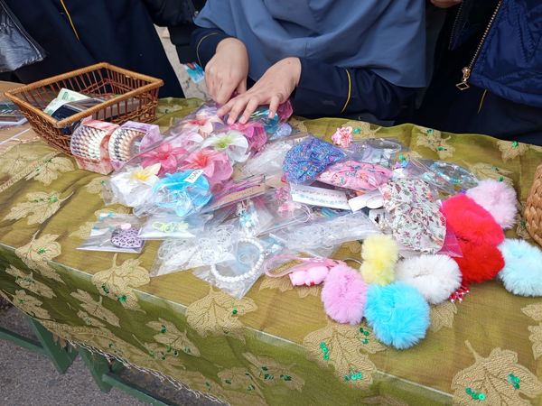 برپایی بازارچه دانش آموزی در دبیرستان پیرایش ۲