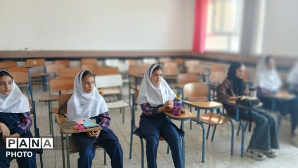 رقابت دانش‌آموزان ابتدایی در مسابقات احکام
