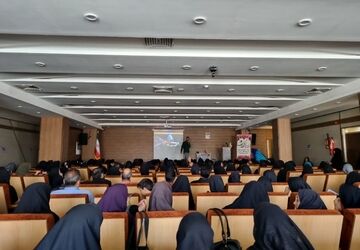 کارگاه توانمندسازی معاونان و مربیان و مشاوران مدارس ناحیه ۴ اصفهان 