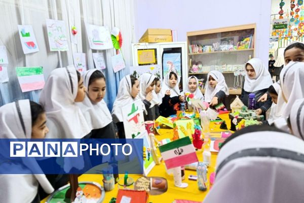  نمایشگاه دستاوردهای انقلاب و روایت‌های فجر در دبستان سمیه شهریار