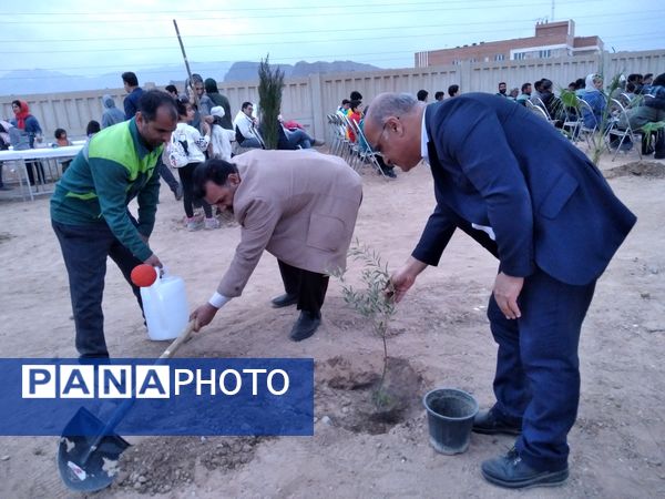 پویش مردمی درخت یادگار در یزد 