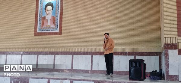 بازارچه صنایع دستی و جشنواره رباتیک درگزین