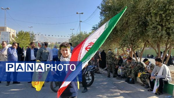 برگزاری نماز جمعه نصر به امامت رهبر معظم انقلاب اسلامی 