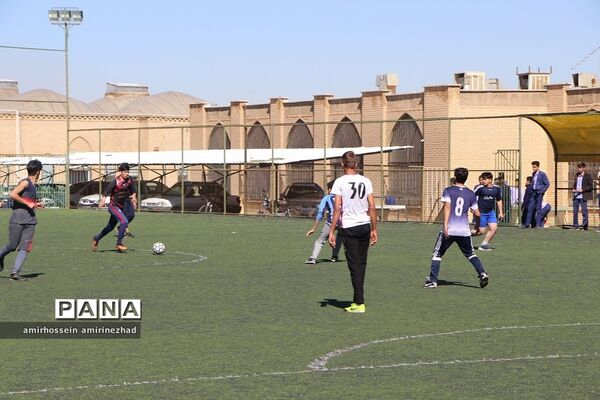 افتتاحیه مسابقات فوتبال دبیرستان ایرانشهر