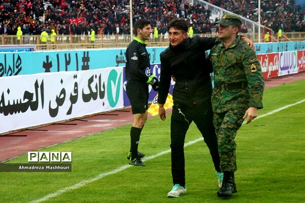 دیدار تیم‌های استقلال تهران و تراکتورسازی تبریز