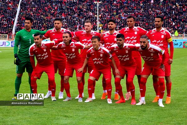 دیدار تیم‌های استقلال تهران و تراکتورسازی تبریز