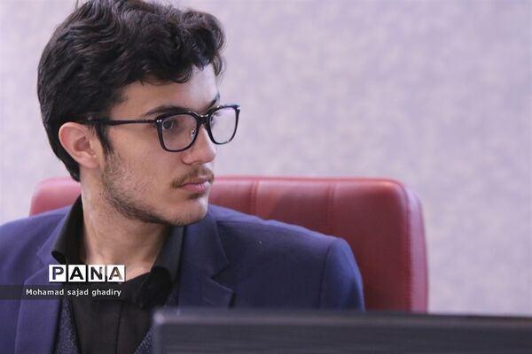 دومین نشست قطبی نهمین دوره مجلس دانش‌آموزی