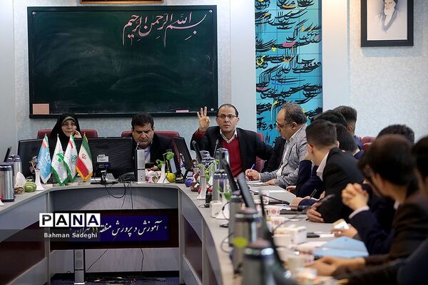 دومین نشست قطبی نهمین دوره مجلس دانش‌آموزی