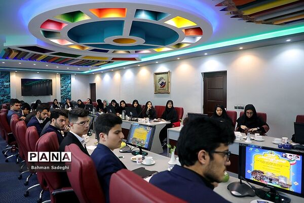 دومین نشست قطبی نهمین دوره مجلس دانش‌آموزی