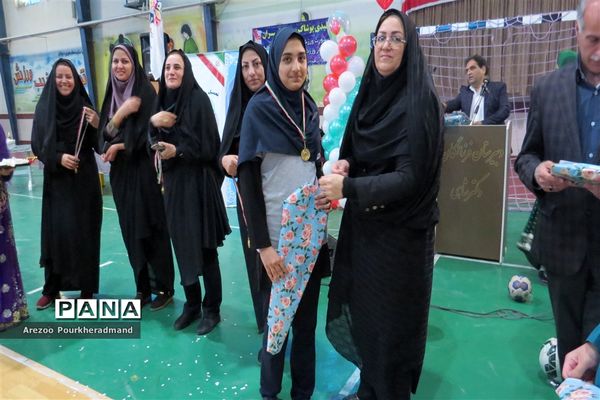 اختتامیه پنجمین دوره المپیاد ورزشی درون مدرسه‌ای به میزبانی دبیرستان دکتر شاهی ناحیه یک یزد