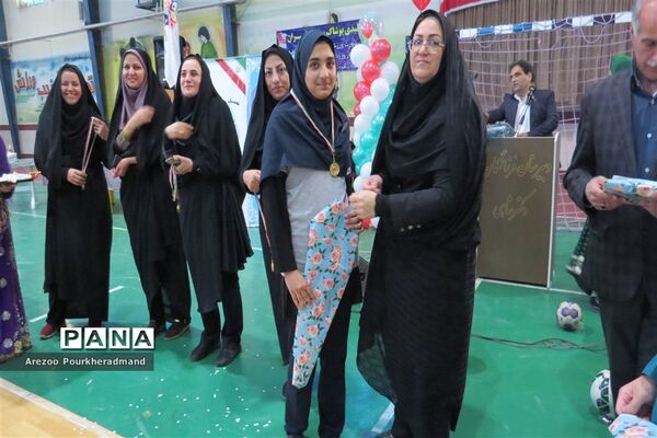 اختتامیه پنجمین دوره المپیاد ورزشی درون مدرسه‌ای به میزبانی دبیرستان دکتر شاهی ناحیه یک یزد