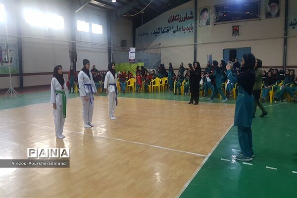 اختتامیه پنجمین دوره المپیاد ورزشی درون مدرسه‌ای به میزبانی دبیرستان دکتر شاهی ناحیه یک یزد