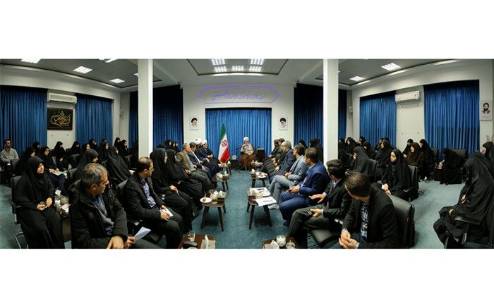 دیدار جمعی از مسئولان تشکل‌های دانش‌آموزیِ با نماینده ولی فقیه در استان قزوین