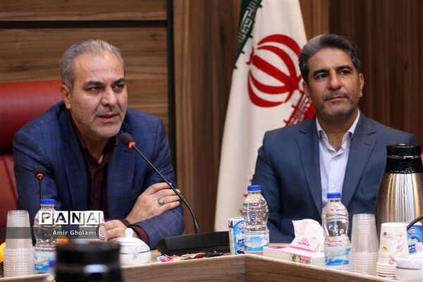 نشست قائم مقام وزیر با مدیرکل و مسئولان آموزش و پرورش شهرستان‌های تهران