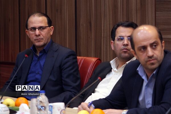 نشست قائم مقام وزیر با مدیرکل و مسئولان آموزش و پرورش شهرستان‌های تهران