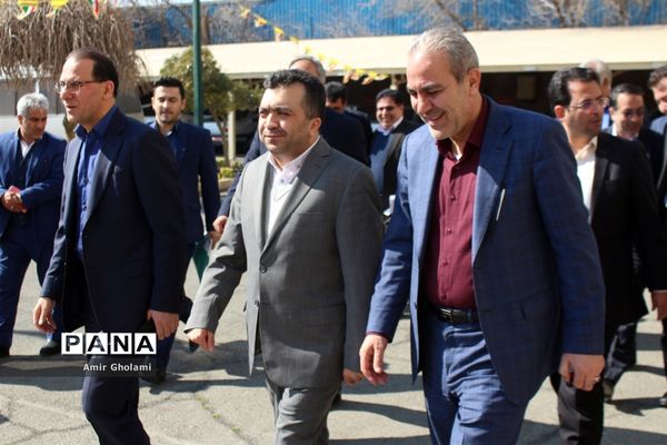 نمایشگاه دستاوردهای بزرگ دستان کوچک