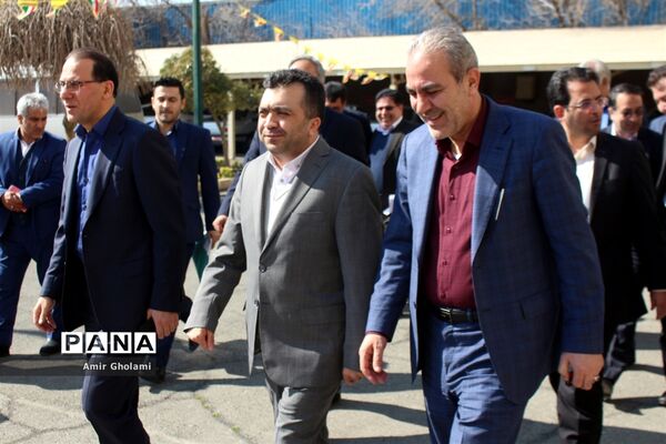 نمایشگاه دستاوردهای بزرگ دستان کوچک