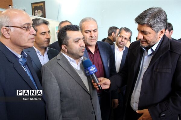 نمایشگاه دستاوردهای بزرگ دستان کوچک