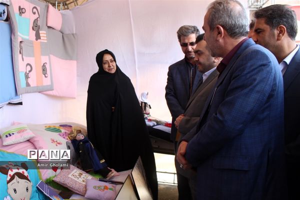 نمایشگاه دستاوردهای بزرگ دستان کوچک