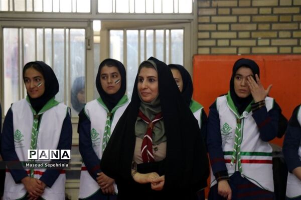 همایش بزرگ یاوران انقلاب پیشتاز در دبستان منیر باسمنج