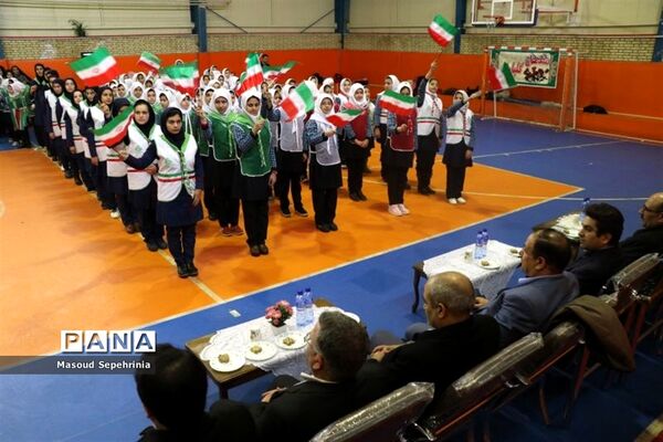 همایش بزرگ یاوران انقلاب پیشتاز در دبستان منیر باسمنج