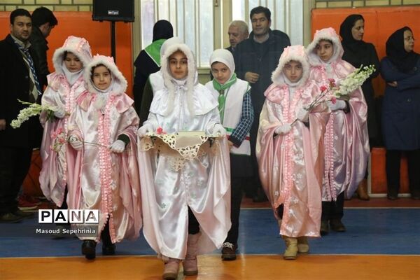 همایش بزرگ یاوران انقلاب پیشتاز در دبستان منیر باسمنج