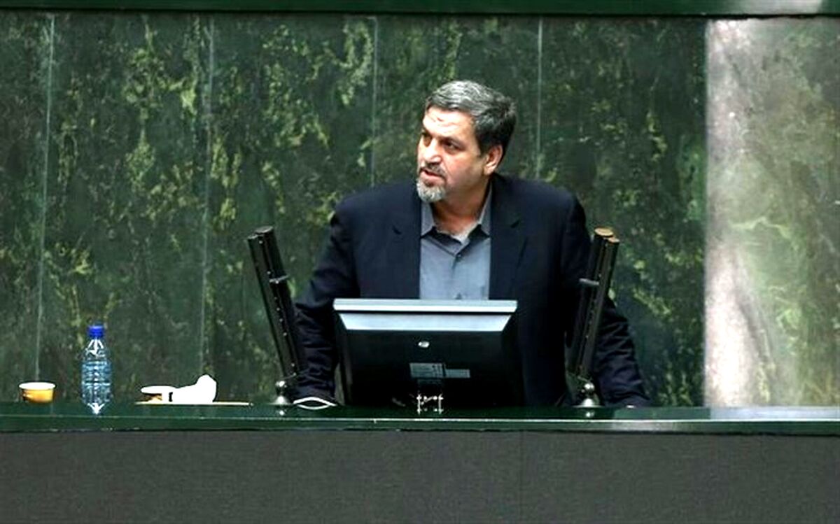 انتقاد کواکبیان به جلوگیری از تشییع پوران شریعت رضوی در حسینیه ارشاد