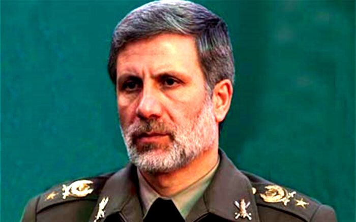 وزیر دفاع: زیر دریایی«فاتح» مجهز به موشک کروز ضدکشتی است