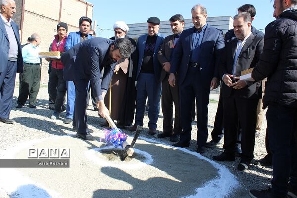 آیین کلنگ زنی مدارس خیر‌ساز اسلامشهر