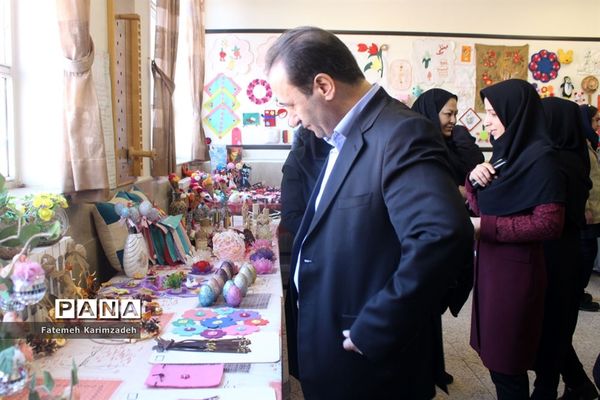 افتتاح نمایشگاه کارآفرینی دانش‌آموزان با نیازهای  ویژه دبستان و دبیرستان پیوند ناحیه 2 تبریز