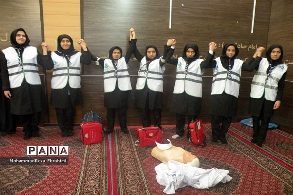 مانور تشکیلاتی پیشتازان سازمان دانش آموزی استان همدان