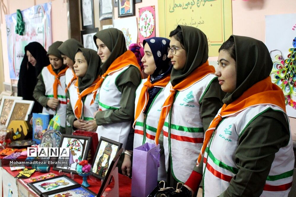 حضور پیشتازان در جشنواره بومی و محلی سازمان دانش‌آموزی استان همدان