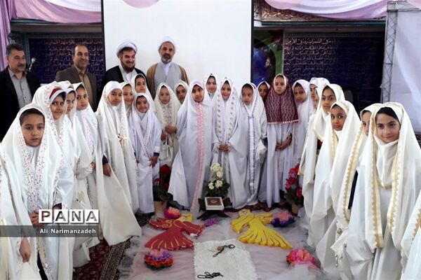 مراسم جشن تکلیف دانش‌آموزان دختردر بهارستان