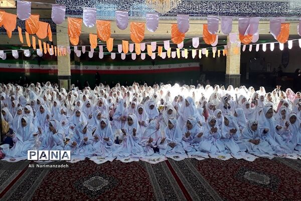 مراسم جشن تکلیف دانش‌آموزان دختردر بهارستان