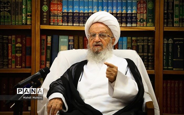 آیت‌الله مکارم شیرازی: تقویت بنیه دفاعی و نظامی کشور مبنای قرآنی دارد