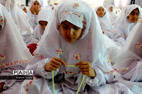 جشن تکلیف 1500 دانش‌آموز دختر در سمنان