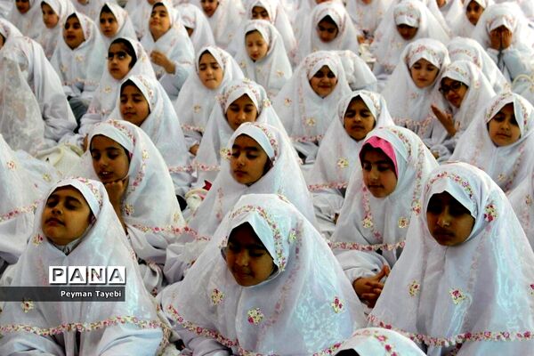 جشن تکلیف 1500 دانش‌آموز دختر در سمنان