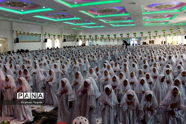 جشن تکلیف 1500 دانش‌آموز دختر در سمنان