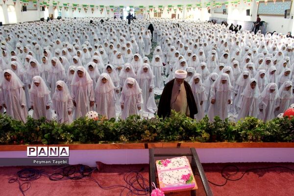 جشن تکلیف 1500 دانش‌آموز دختر در سمنان