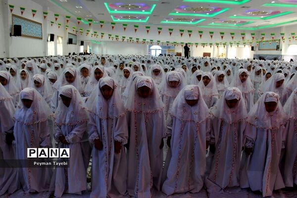 جشن تکلیف 1500 دانش‌آموز دختر در سمنان