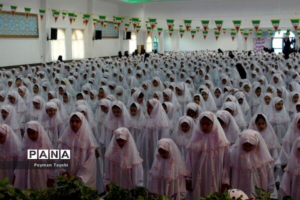 جشن تکلیف 1500 دانش‌آموز دختر در سمنان